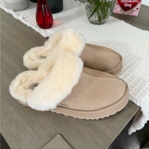 UGG disquette NWOT